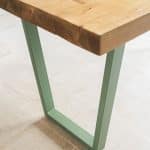 pied de table en métal trapeze design vert amsterdam detail salon