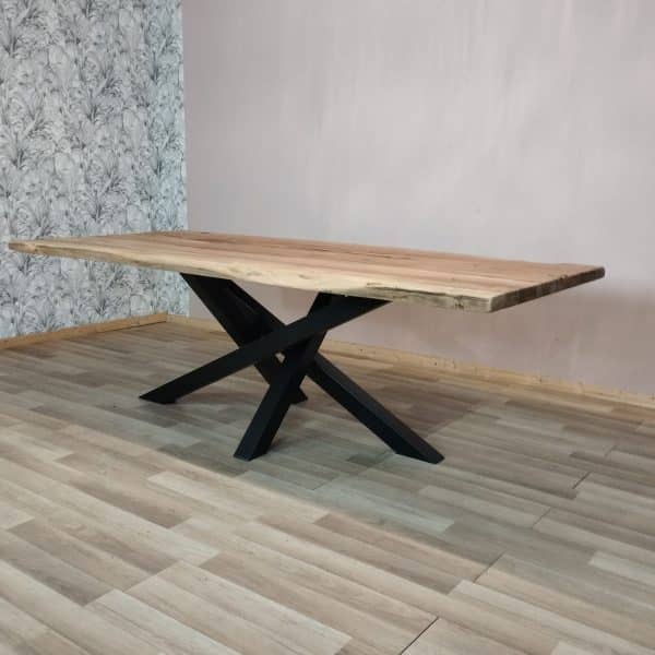 pied de table en metal central rio avec son plateaux en teck