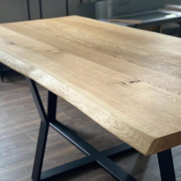 pied de table sablier