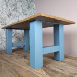 table basse en bleu mat de 40 cm de hauteur