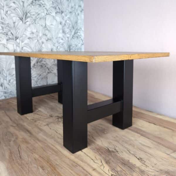 table basse en noir mat de 40 cm de hauteur